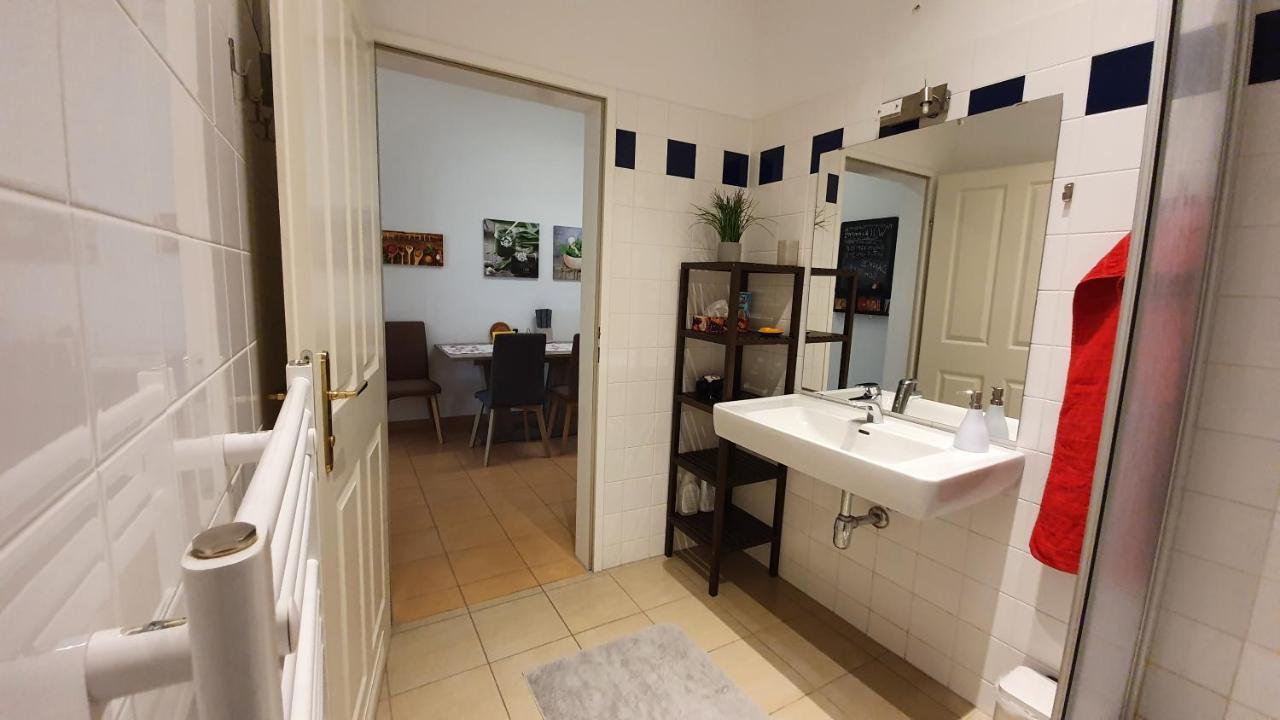 Gorgeous Viennese Apartment 10 Min To City Center Екстериор снимка
